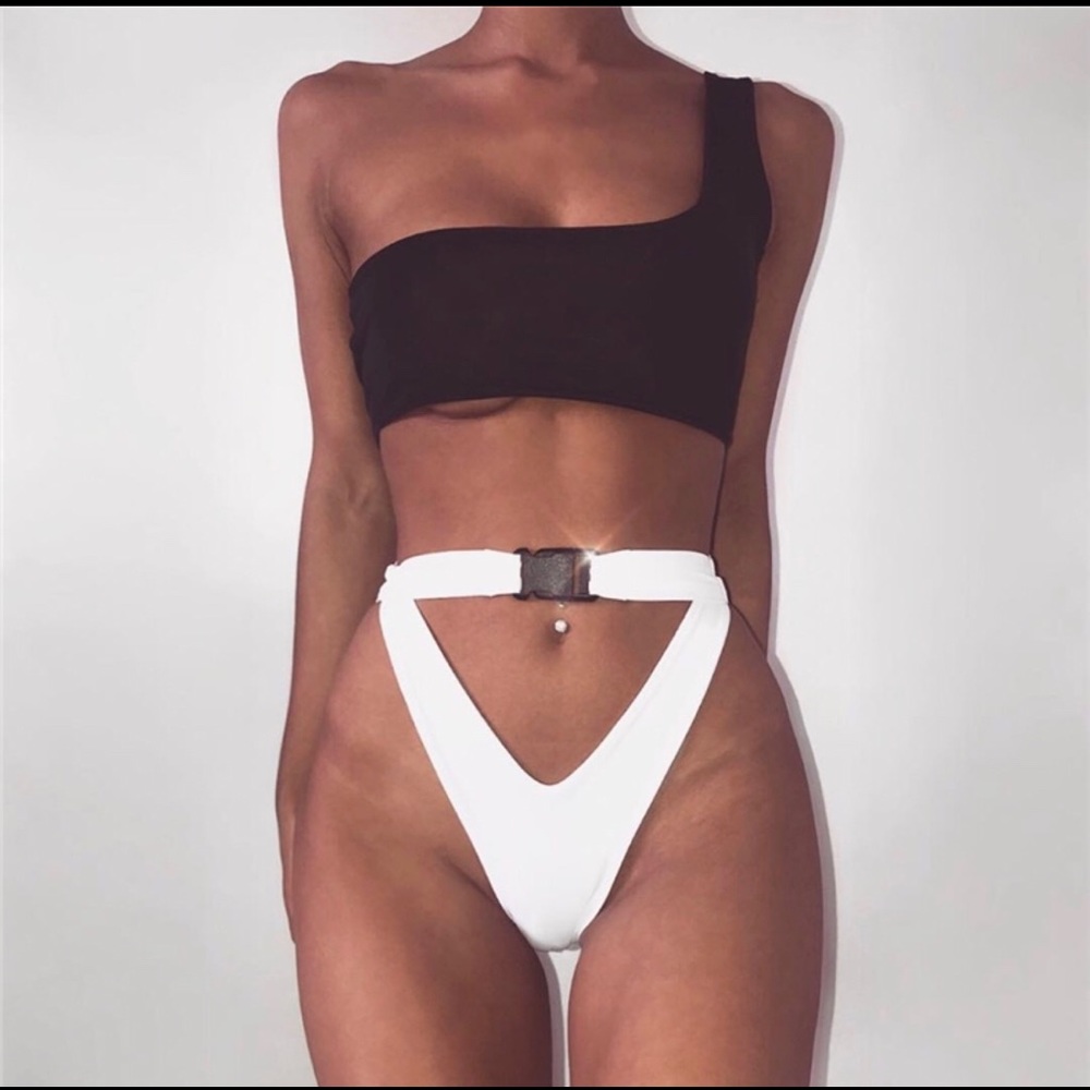 🔥One shoulder Bottom Buckle two Piece bikini set